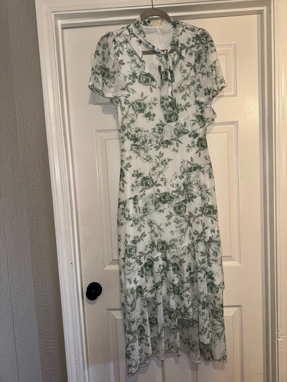 Ember Floral Tiered High-Low Midi Dress - Green - Picture 4 of 7